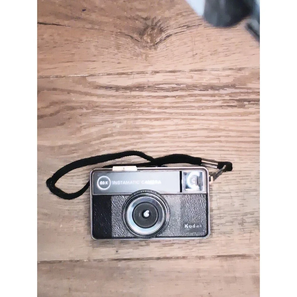 Kodak instamatic 66x point and shoot camera